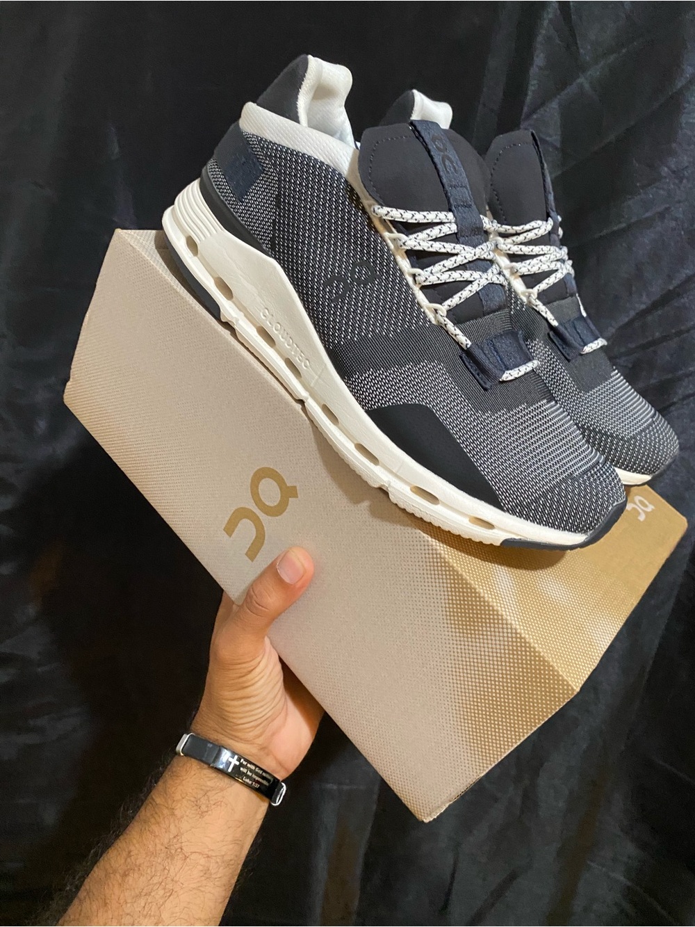 On Running Men's Grey and White Athletic Sneakers